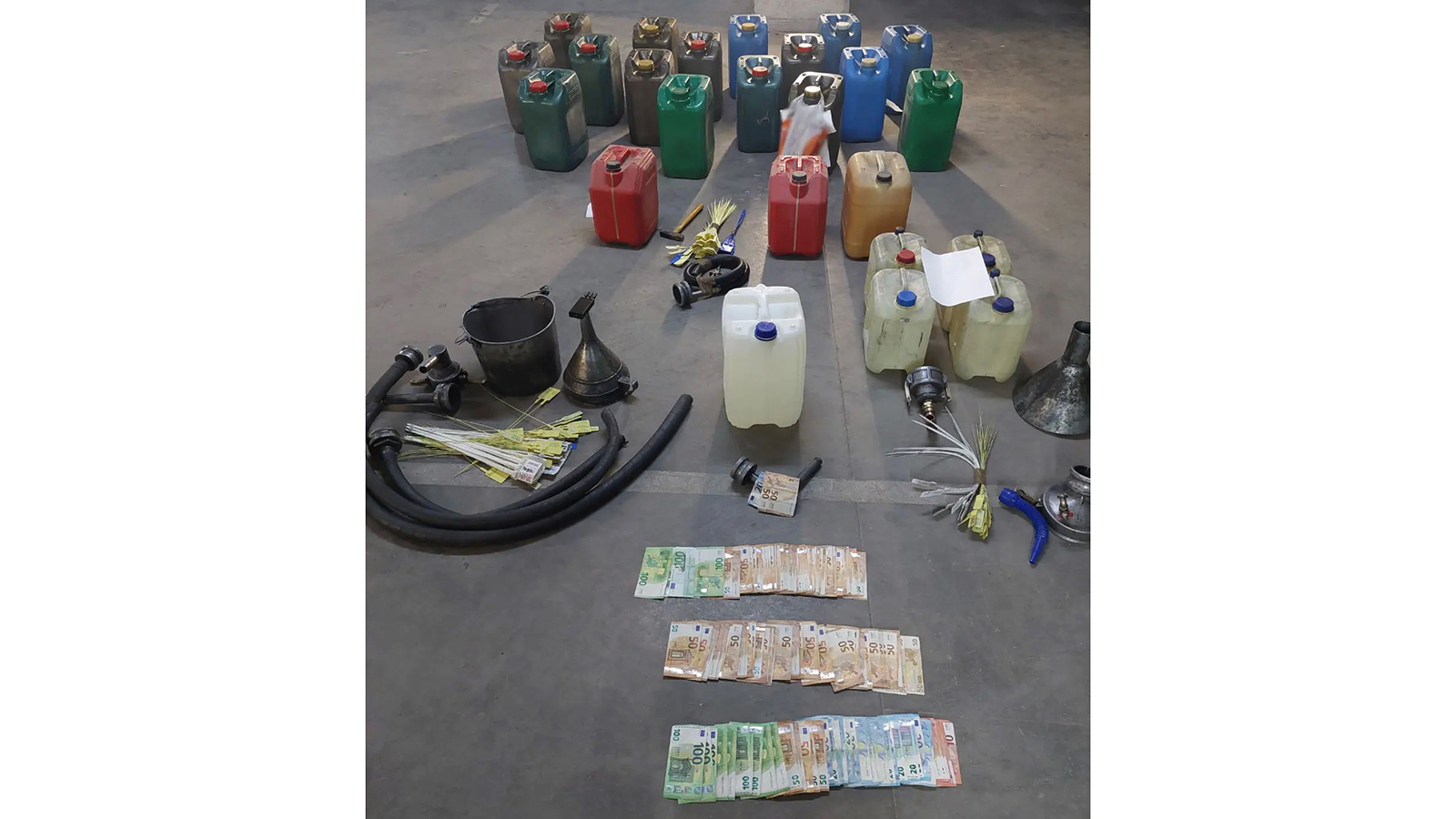 Πέντε συλλήψεις μελών σπείρας με λαθραία καύσιμα